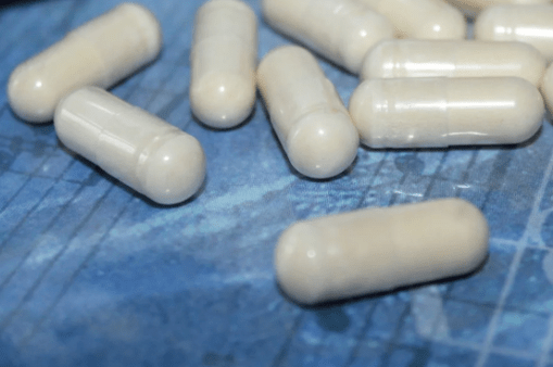 Anna compró cápsulas NexaSlim basándose en el ejemplo de una amiga.