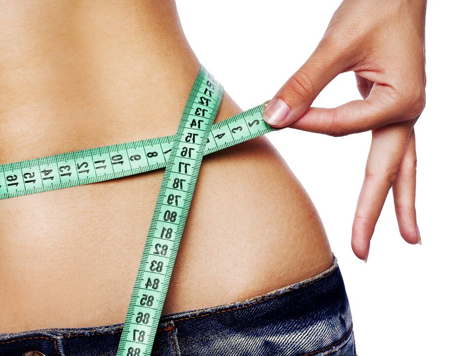 En la cetosis, comienza el proceso de procesamiento de grasa y una persona comienza a perder kilos de más.